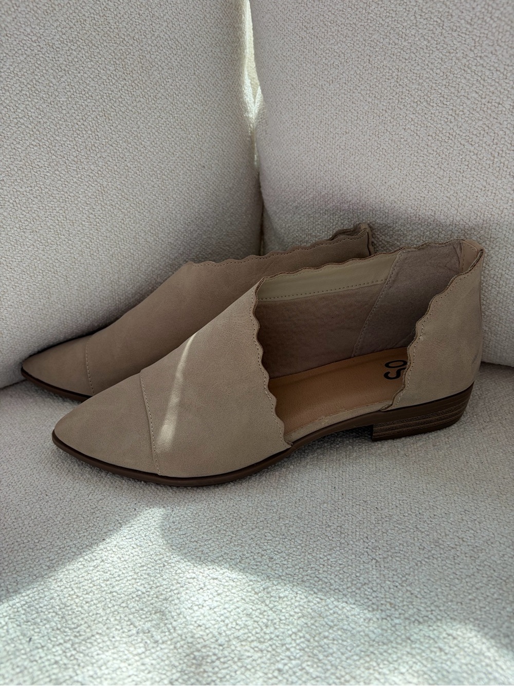 SO Scalloped Pointed Toe Flats - Beige Taupe